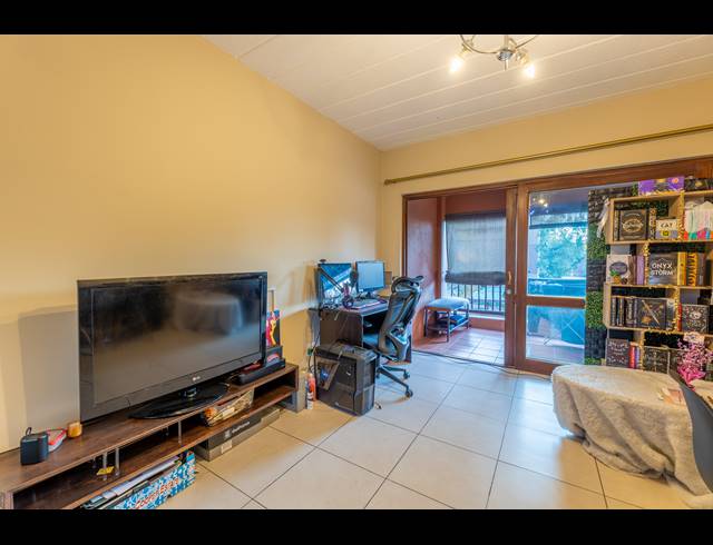 1 BEDROOM APARTMENT FOR SALE IN MAGALIESSIG